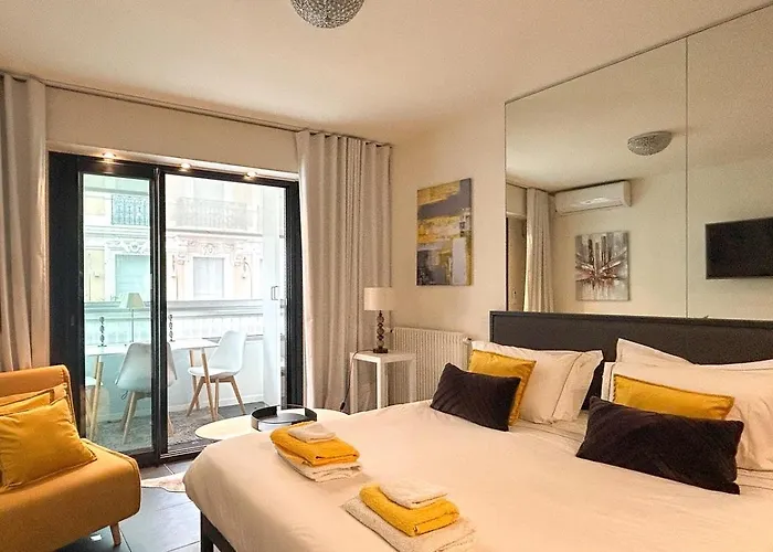 Victoria 200 M Carlton & Croisette Daire *