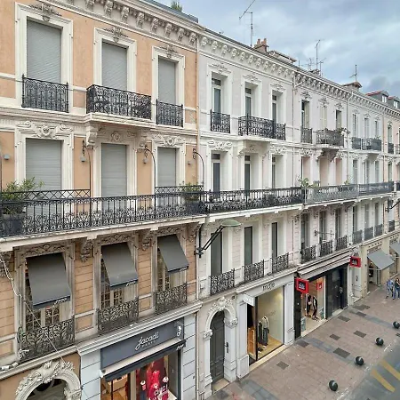 Victoria 200 M Carlton & Croisette كان